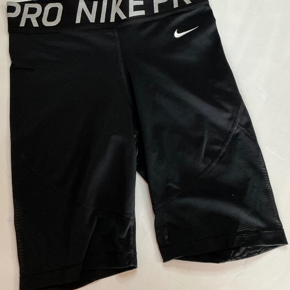 Pro Nike exercise shorts size M